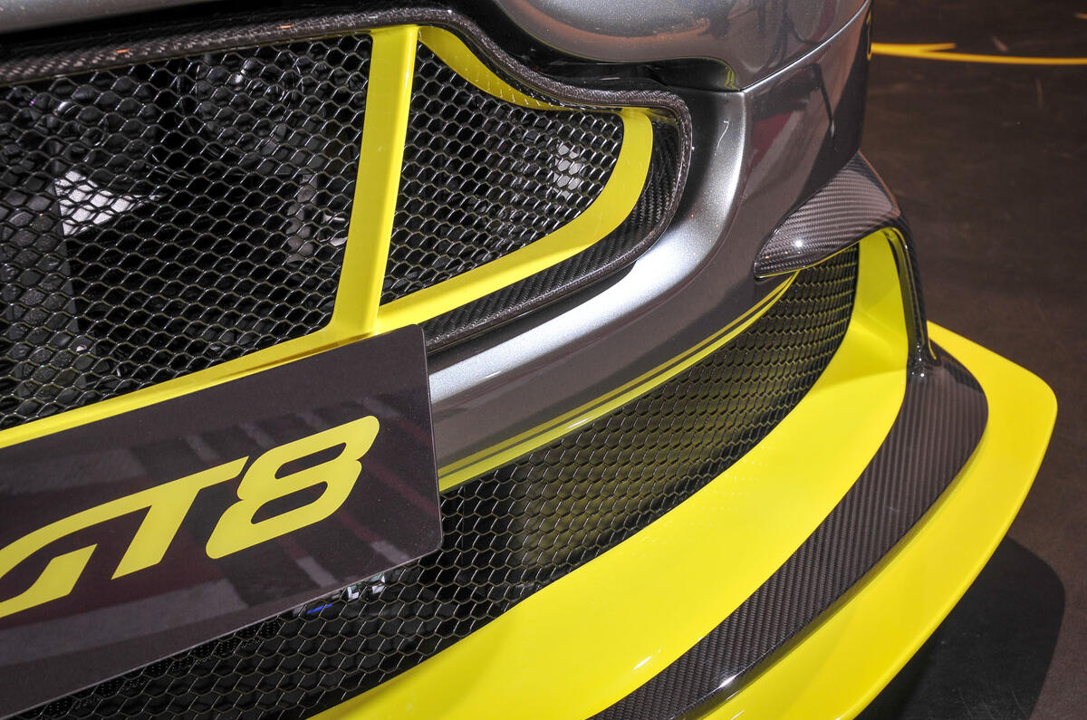 Aston Martin Vantage GT8