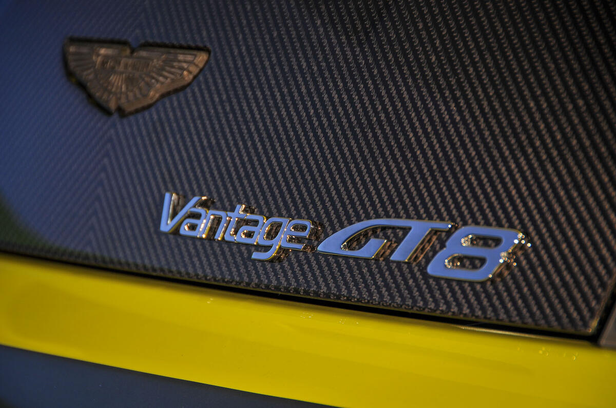 Aston Martin Vantage GT8