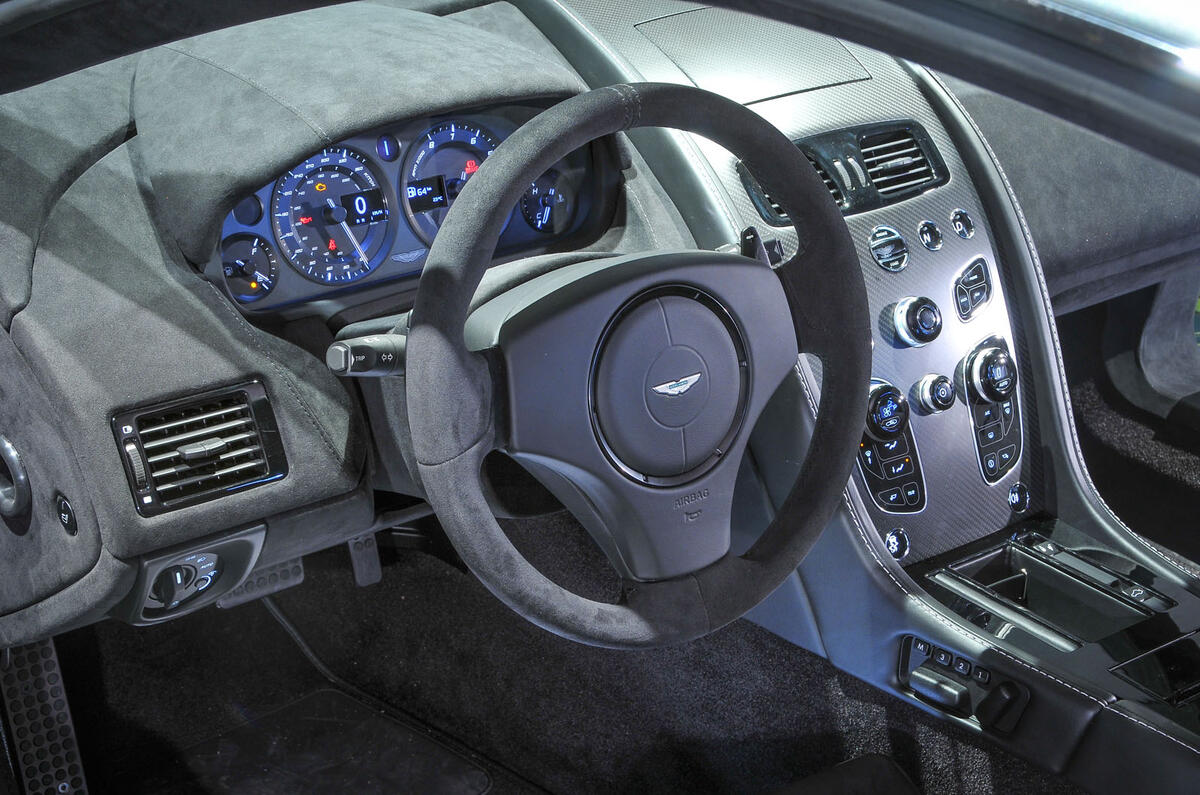 Aston Martin Vantage GT8