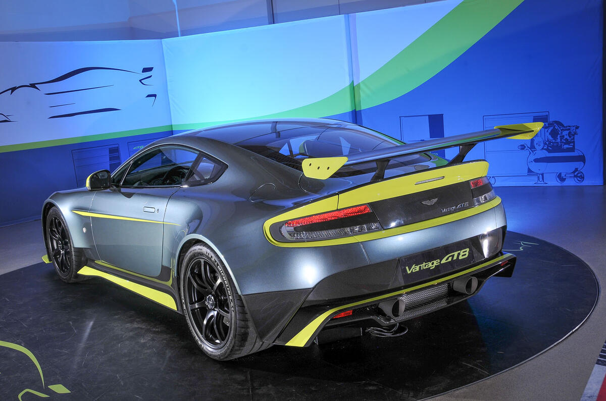 Aston Martin Vantage GT8