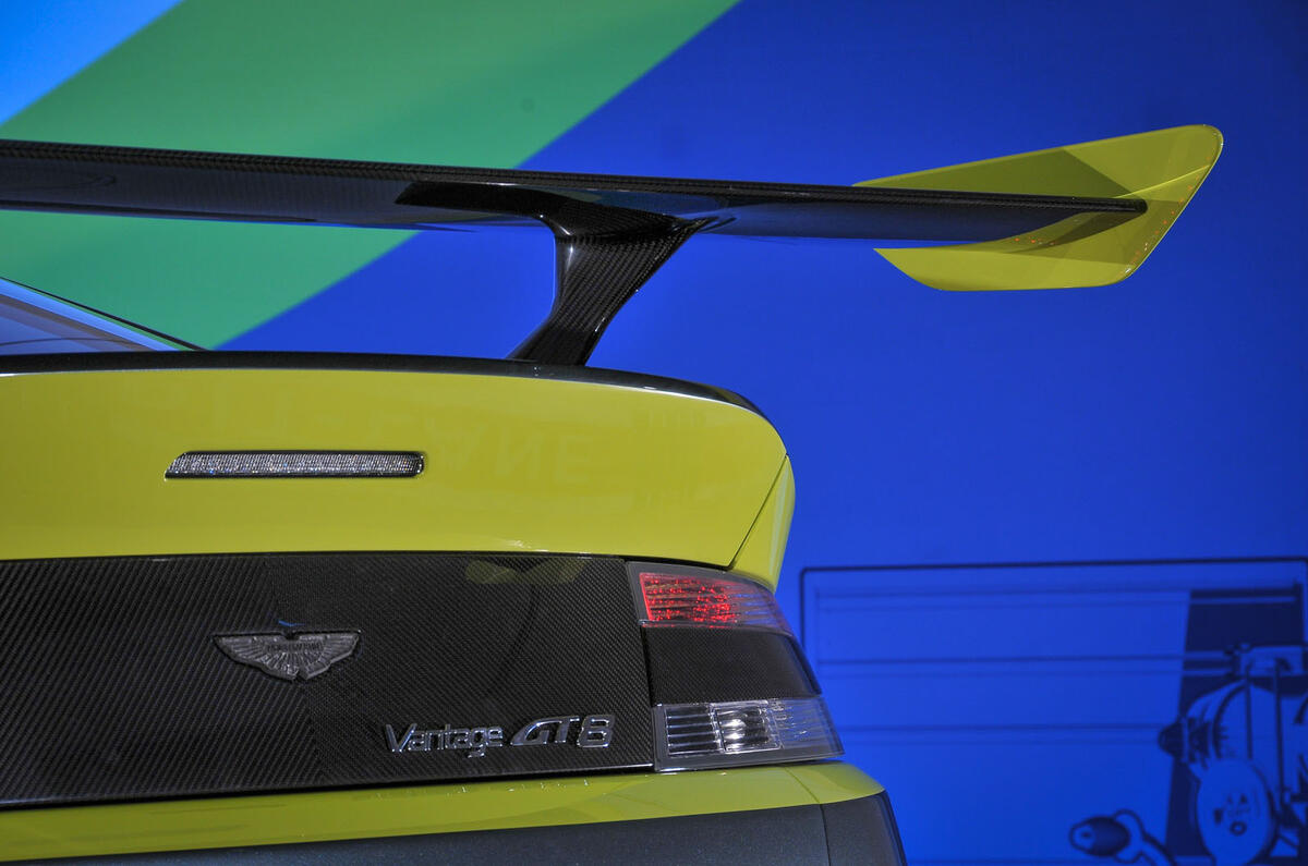 Aston Martin Vantage GT8