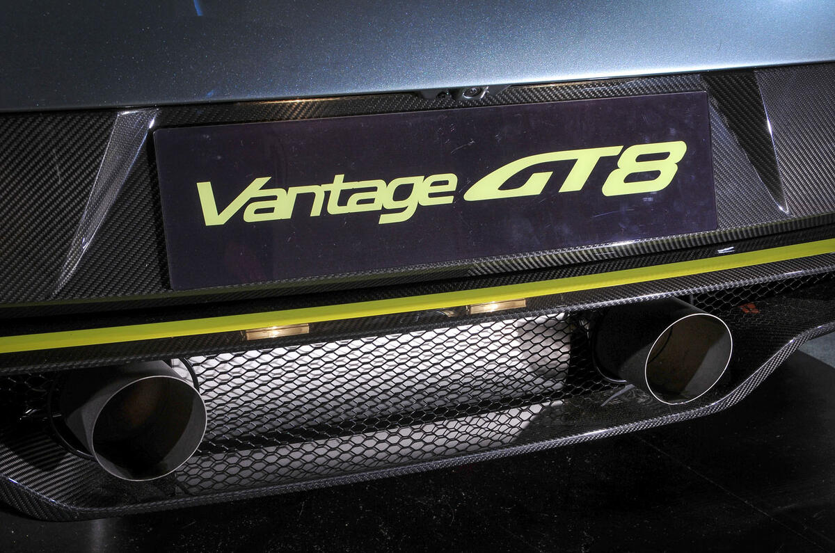 Aston Martin Vantage GT8
