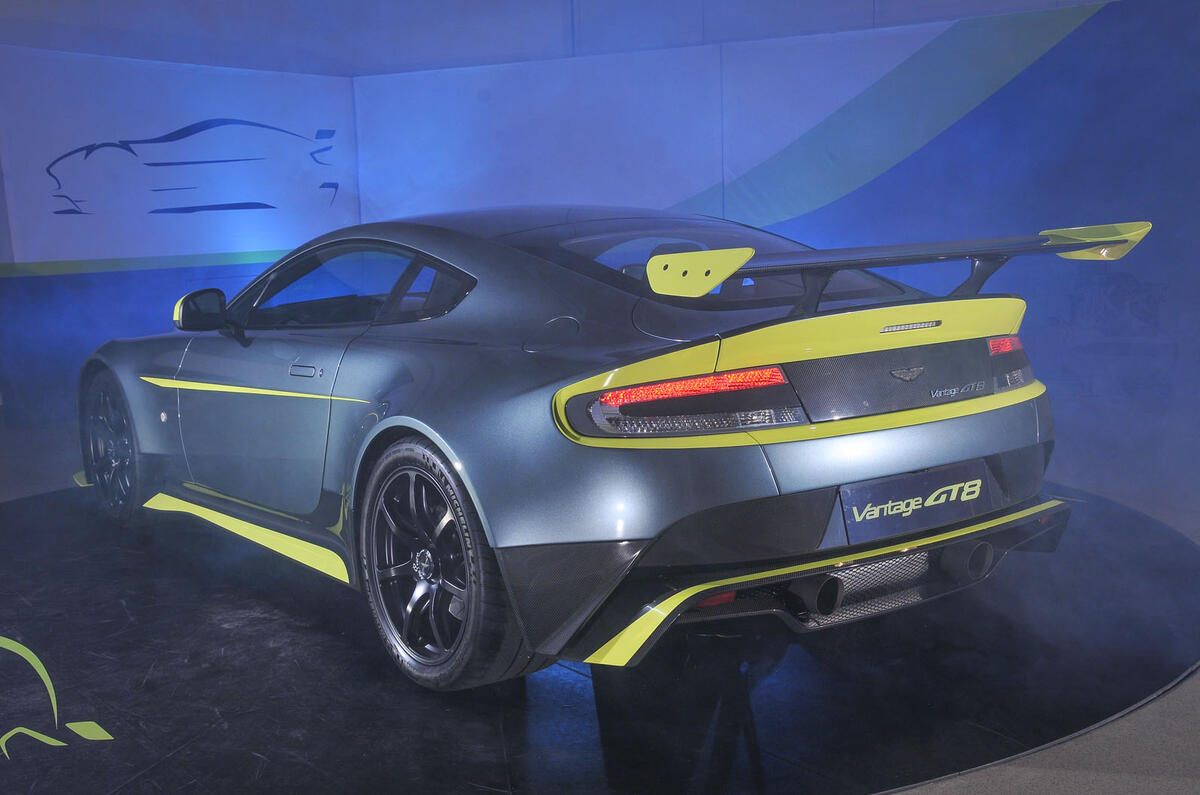 Aston Martin Vantage GT8