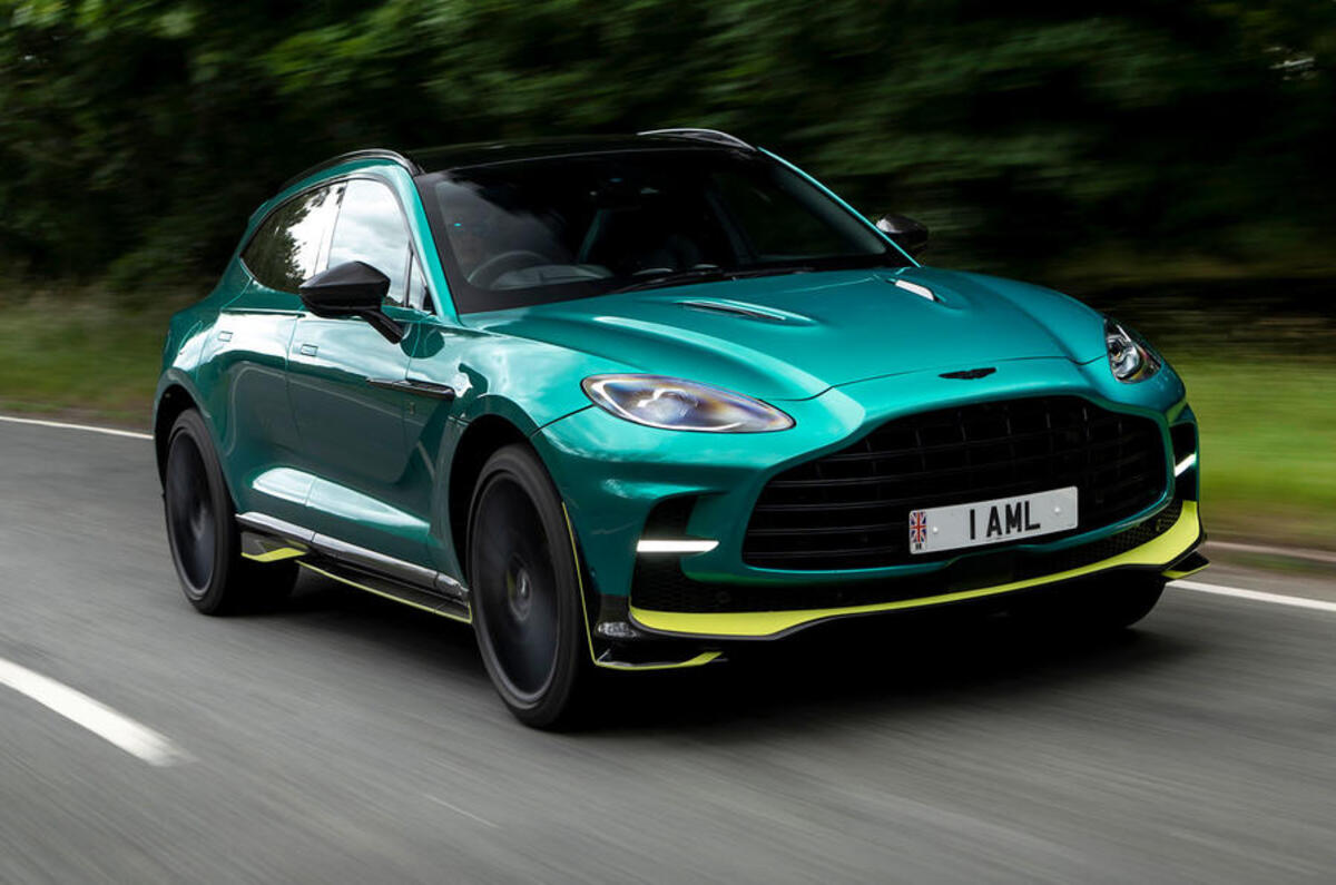 aston martin dbx707 2022 001 tracming front aston martin dbx707 2022 001 tracming front