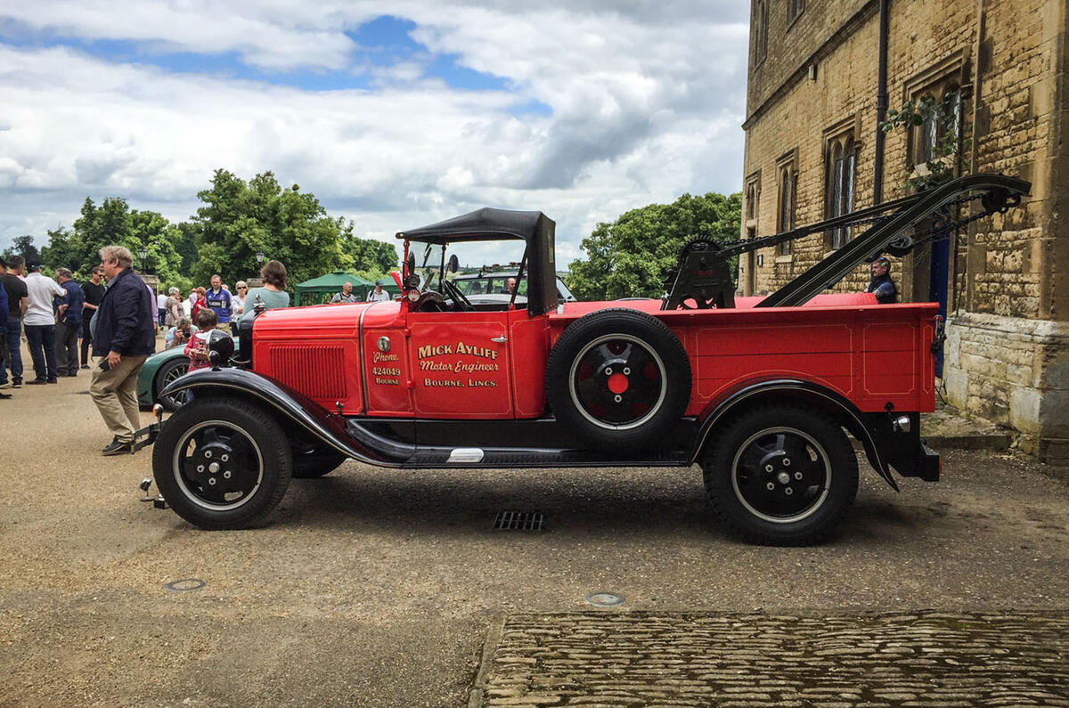 Ford wrecker truck Ford wrecker truck