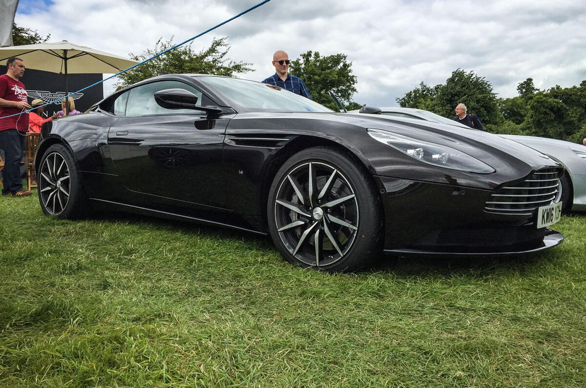 Aston Martin DB11 Aston Martin DB11