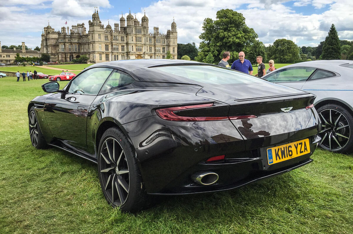 Aston Martin DB11 Aston Martin DB11