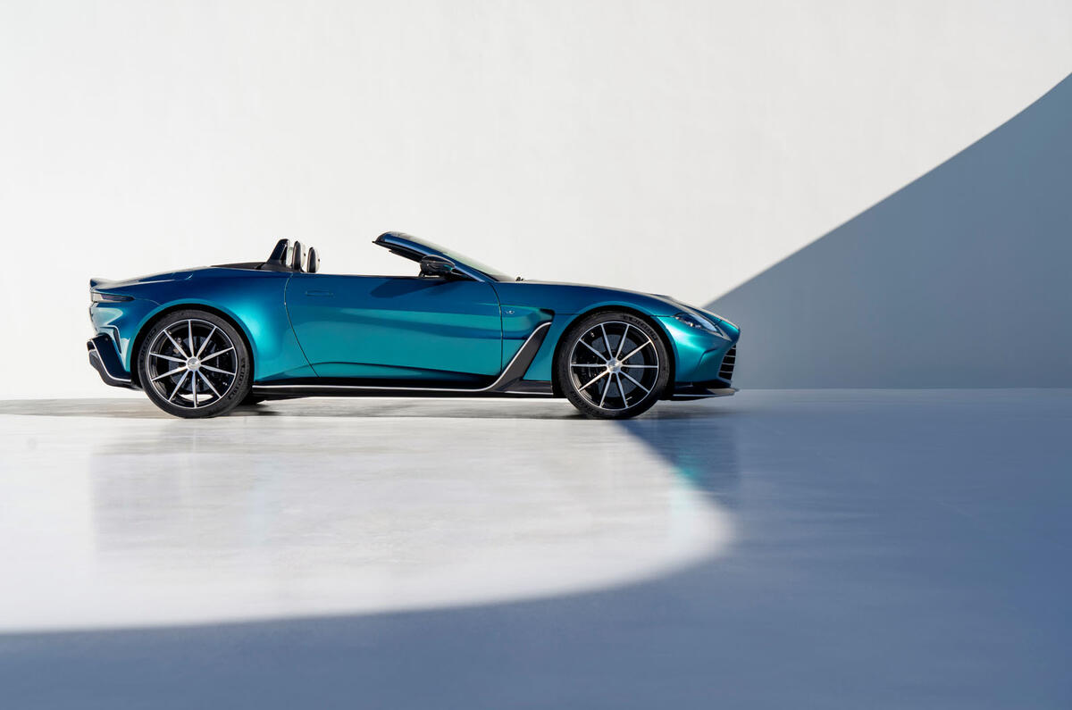 Aston Martin V12 Vantage Roadster 2022 side Aston Martin V12 Vantage Roadster 2022 side