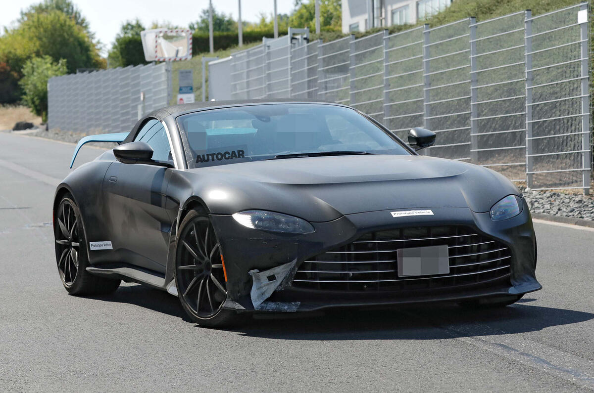 Aston Martin V12 Vantage Roadster Prototype 2022 front quarter turning