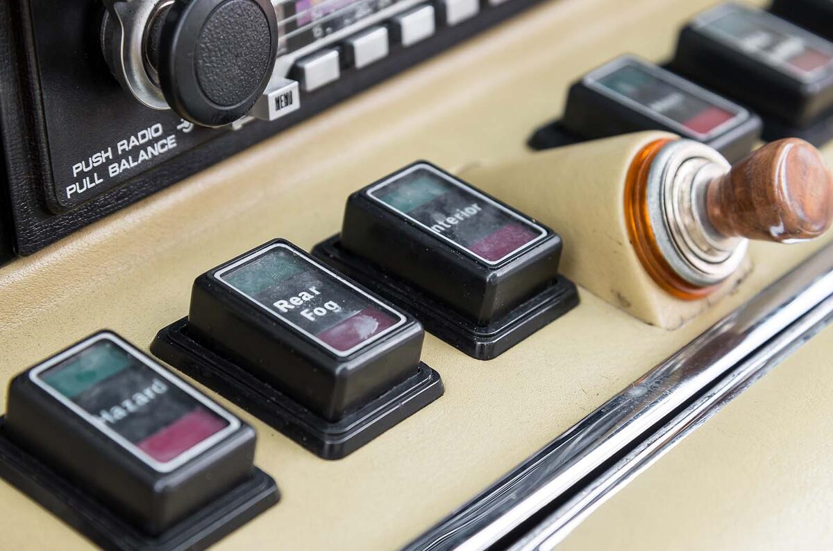 Aston Martin V8 switches Aston Martin V8 switches