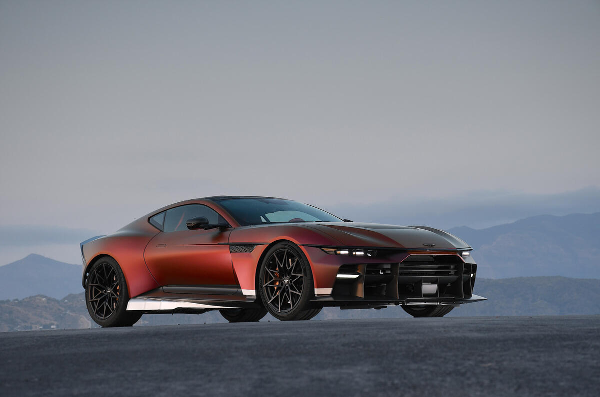 Aston Martin Valen 2026 jb20260703 2395