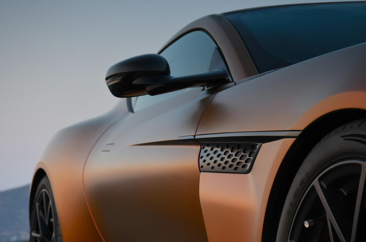 Aston Martin Valen 2026 jb20260703 2396