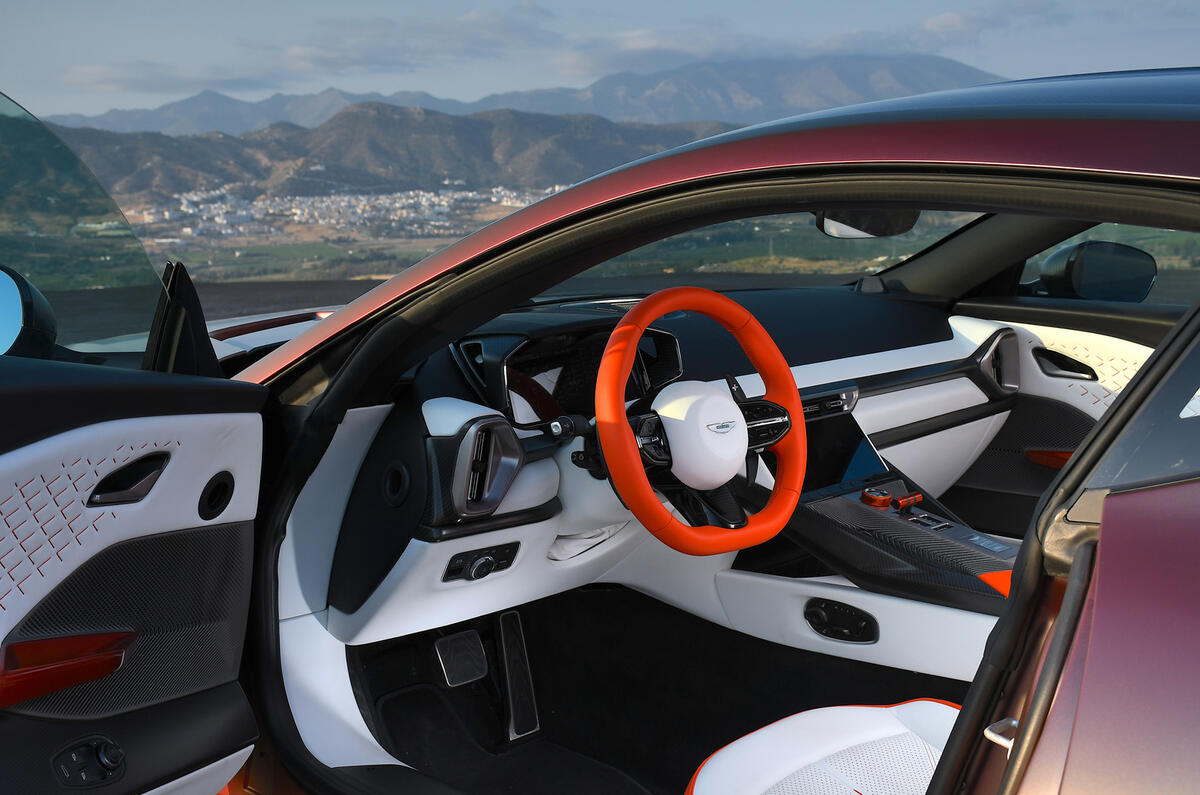 Aston Martin Valen 2026 jb20260703 2411