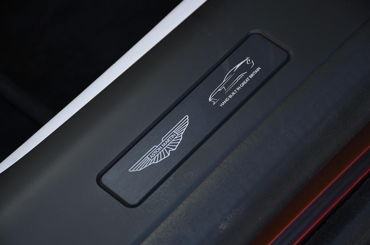 Aston Martin Valen 2026 jb20260703 2415