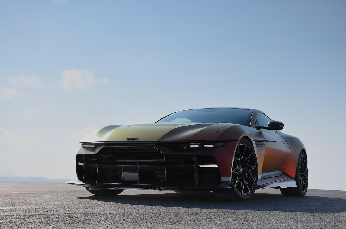 Aston Martin Valen 2026 jb20260703 2421