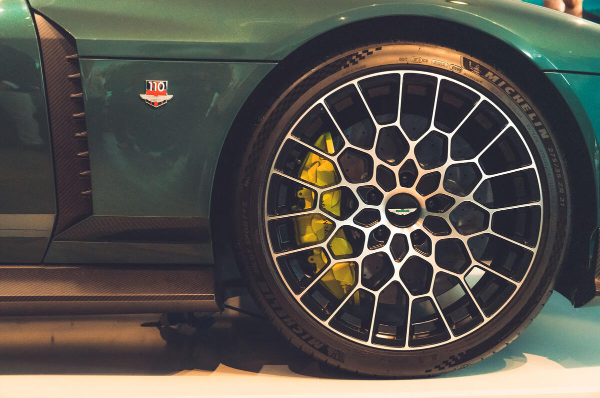 aston martin valour 48 aston martin valour 48