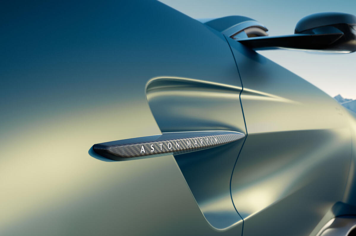 Aston Martin Vantage Roadster 2025 side detail Aston Martin Vantage Roadster 2025 side detail
