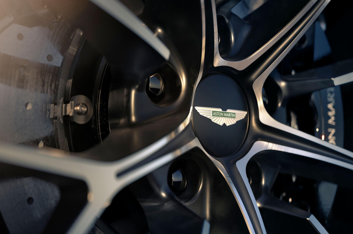 Aston Martin Vantage Roadster 2025 wheel detail Aston Martin Vantage Roadster 2025 wheel detail
