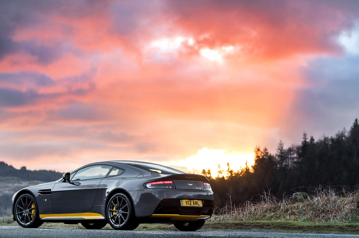 Aston Martin V12 Vantage S