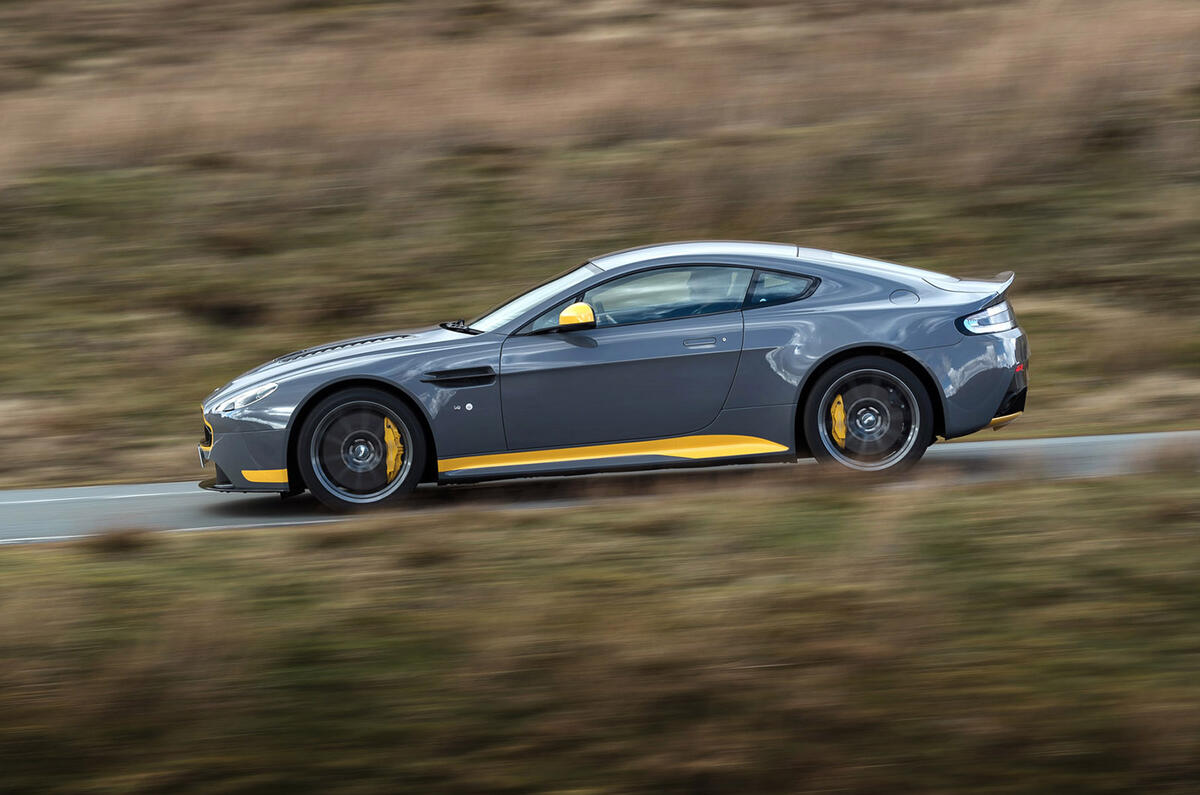 Aston Martin V12 Vantage S