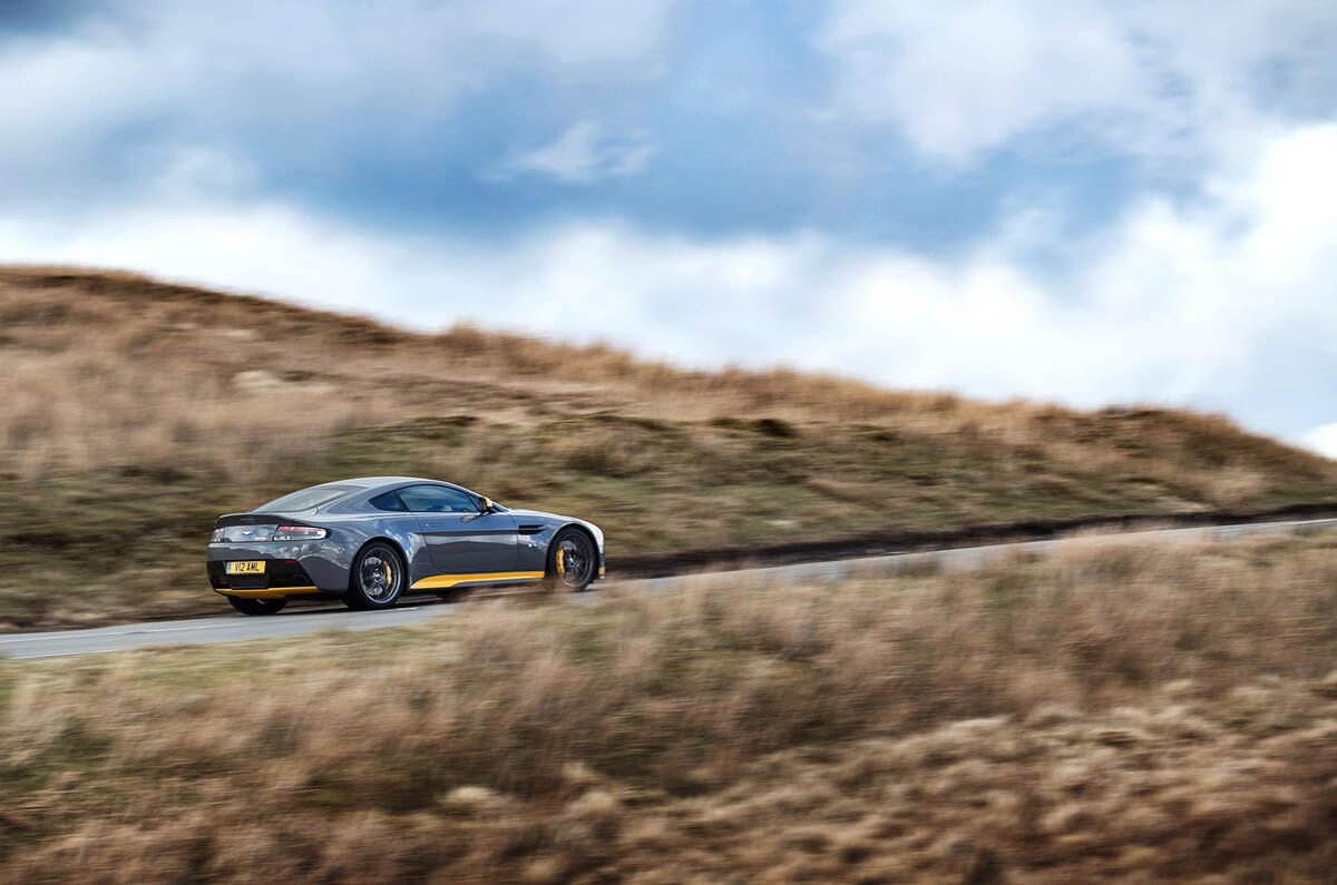 Aston Martin V12 Vantage S