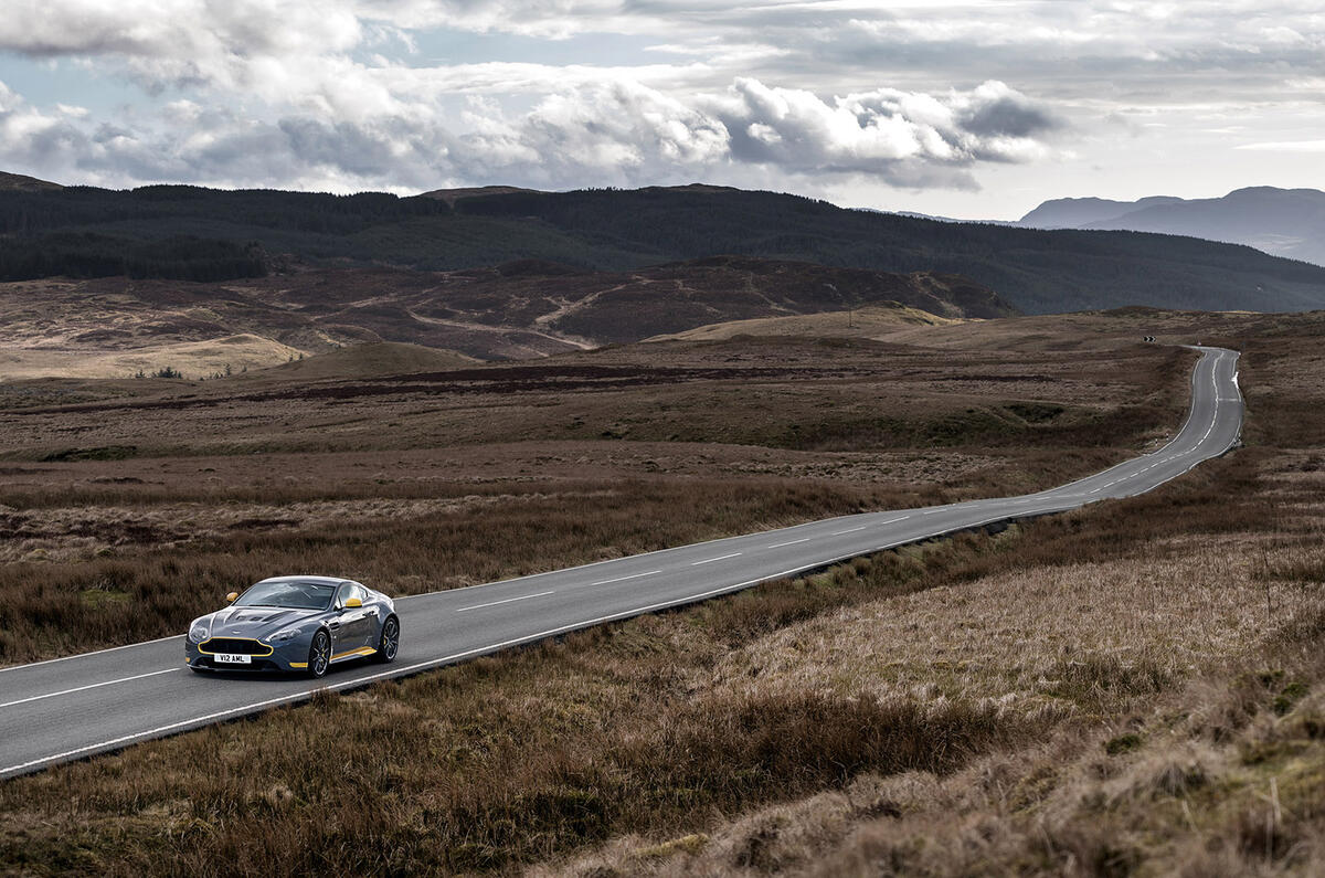 Aston Martin V12 Vantage S