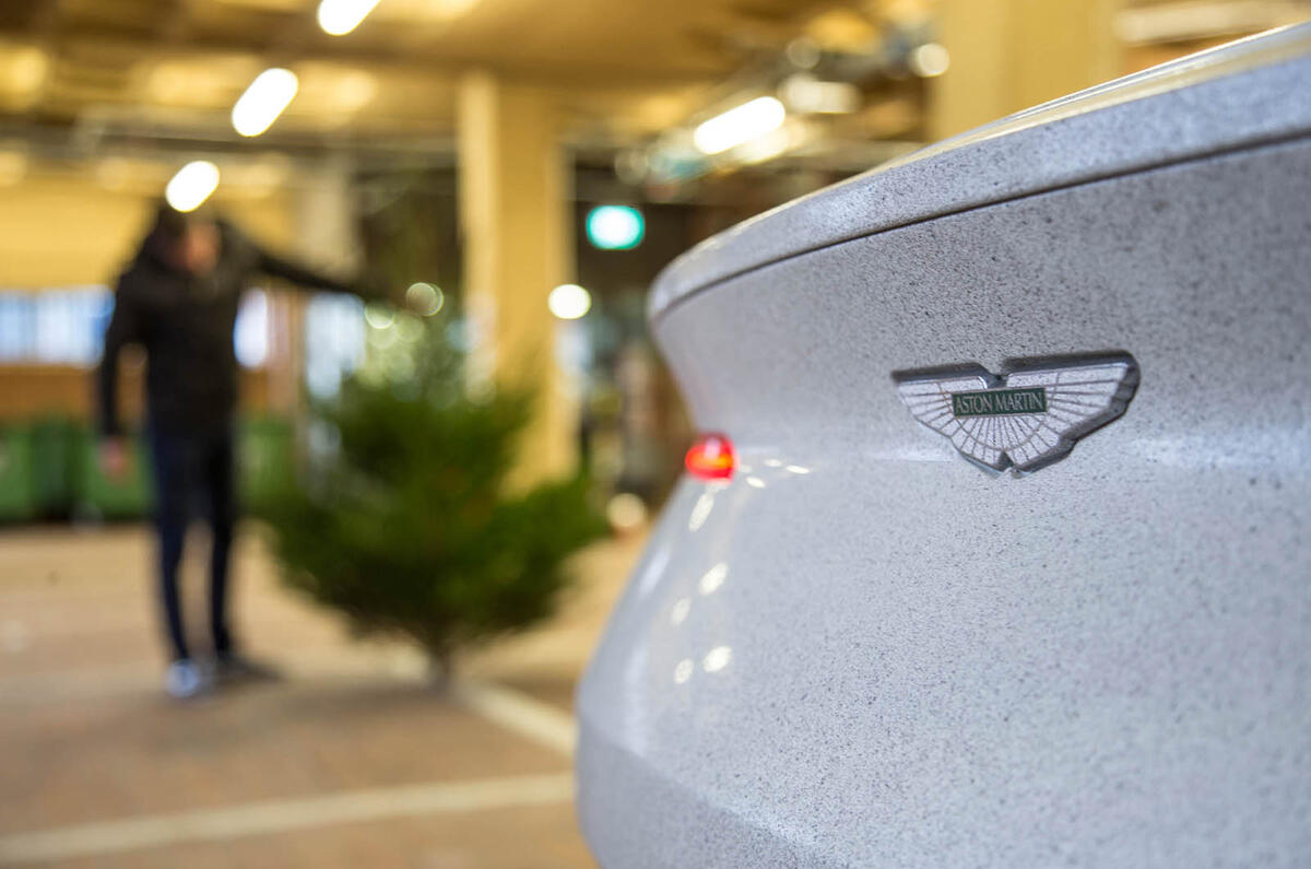 Aston Martin DB11