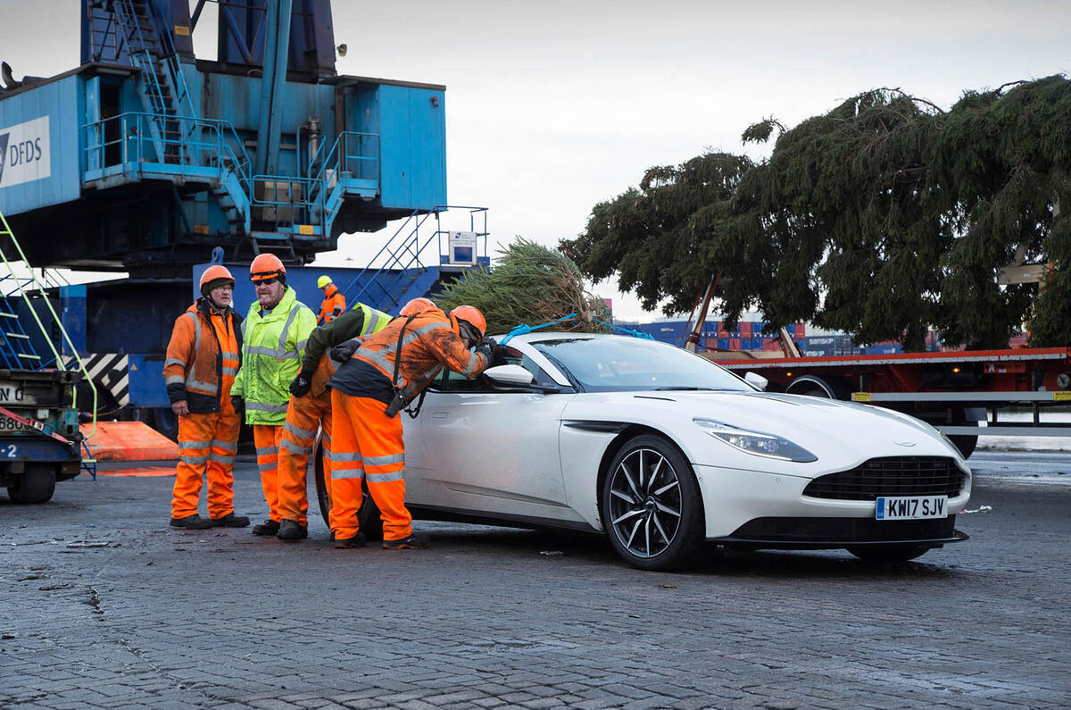 Aston Martin DB11