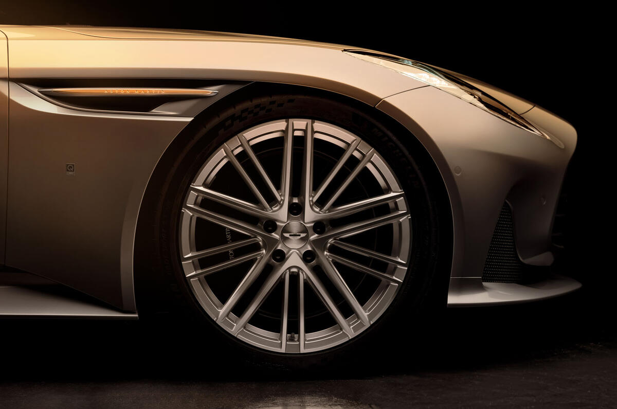 Aston Martin DB12 Goldfinger Edition 10 Aston Martin DB12 Goldfinger Edition 10