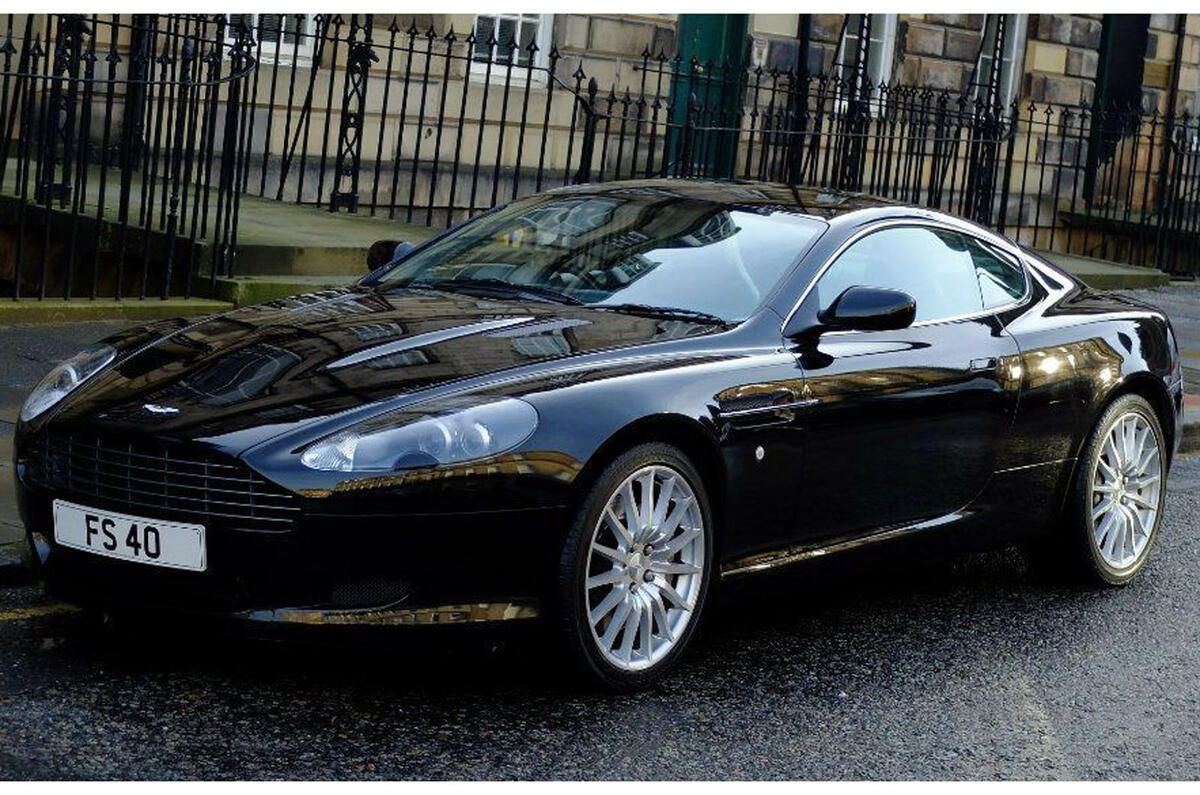 Aston Martin DB9