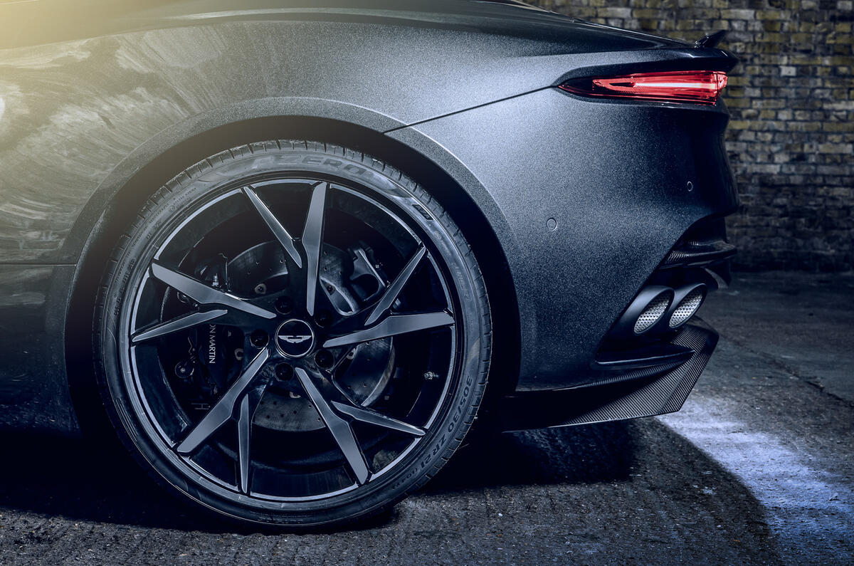 Aston Martin DBS Superleggera 007 Edition Aston Martin DBS Superleggera 007 Edition