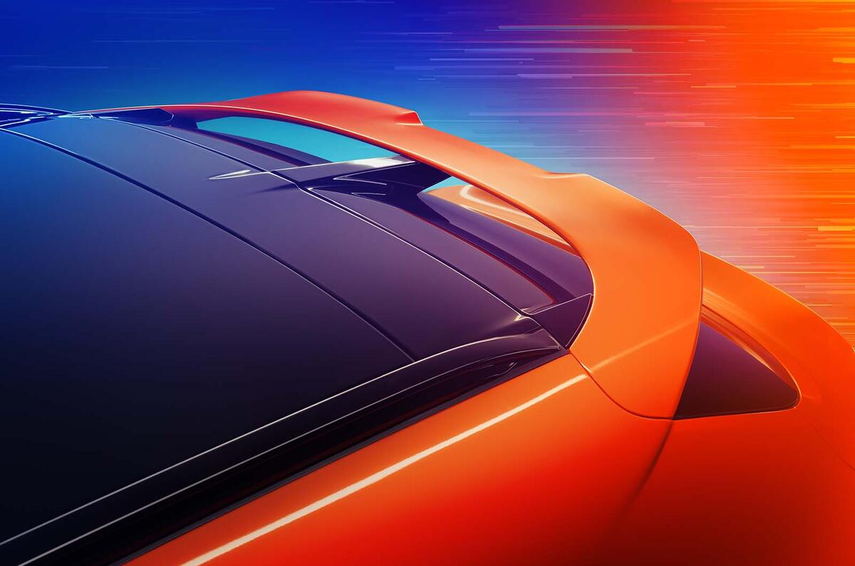 Aston Martin DBX 707 spoiler Aston Martin DBX 707 spoiler