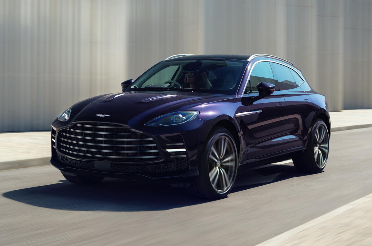 Aston Martin DBX GT 11