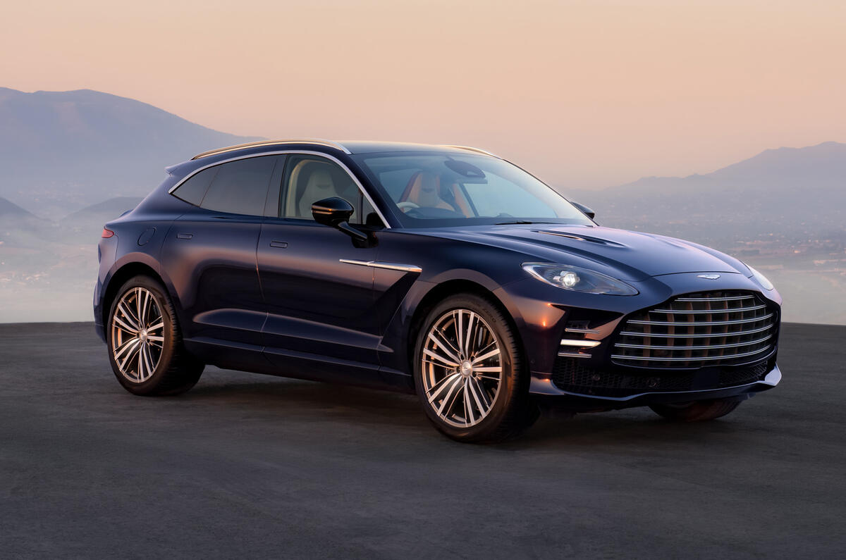 Aston Martin DBX GT 14