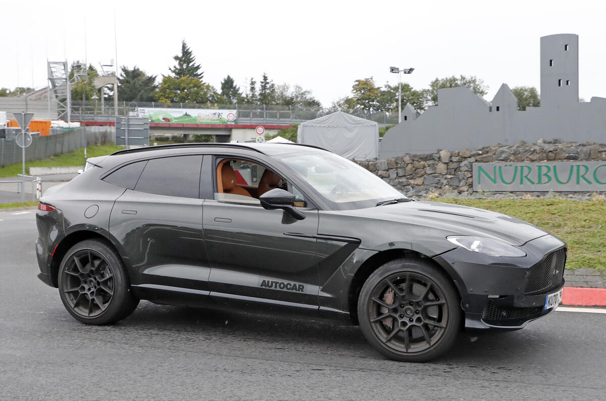 Aston Martin DBX V12 17