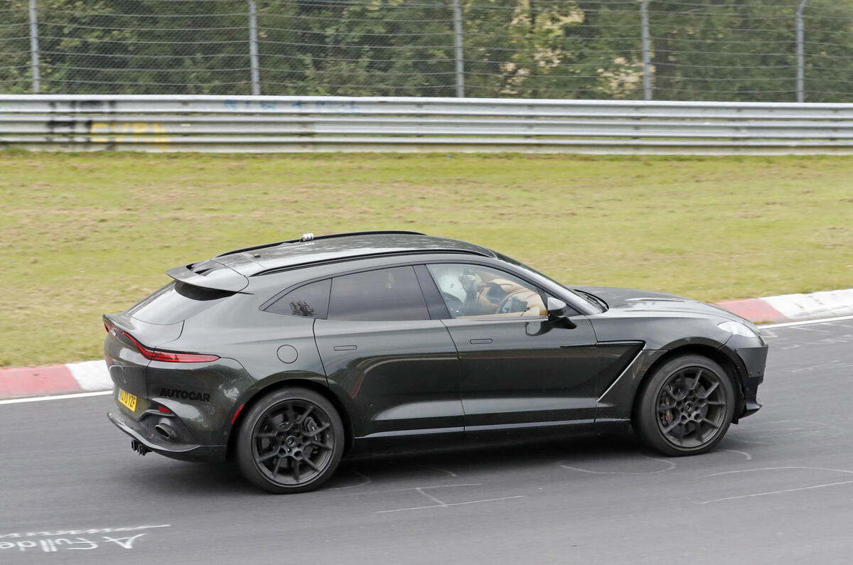 Aston Martin DBX V12 7