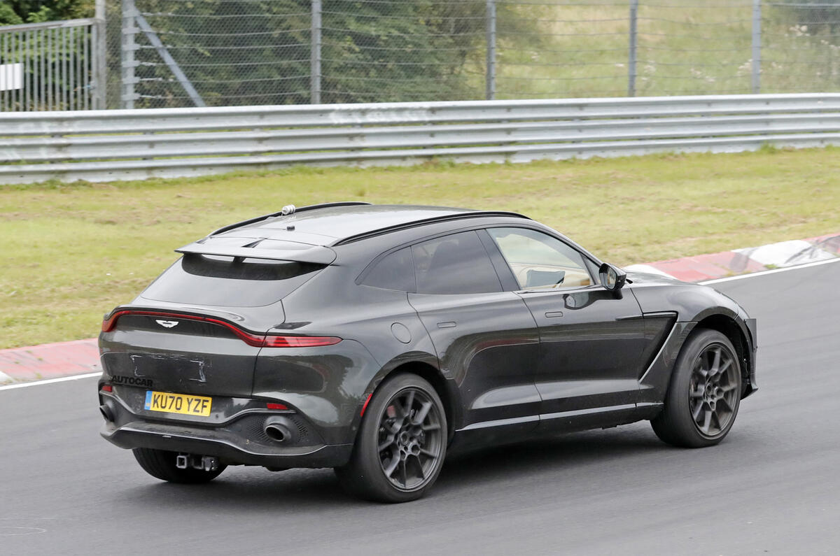 Aston Martin DBX V12 8