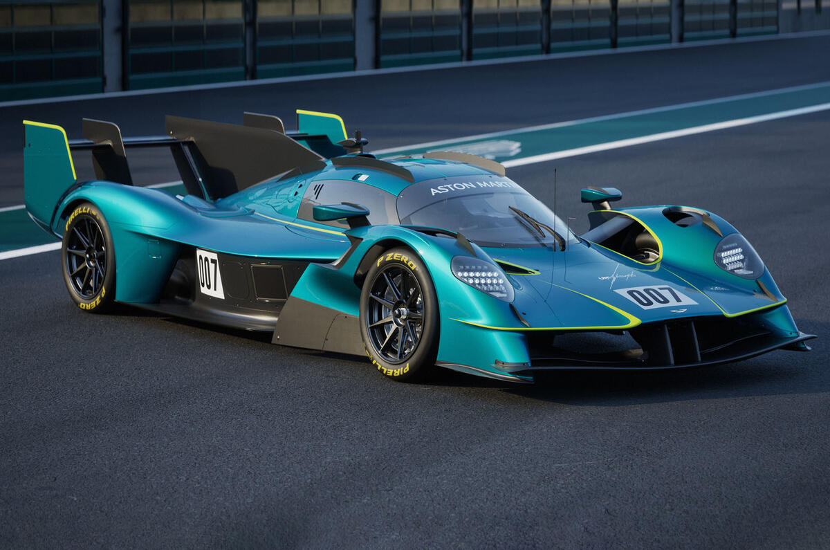 Aston Martin Valkyrie LM 17