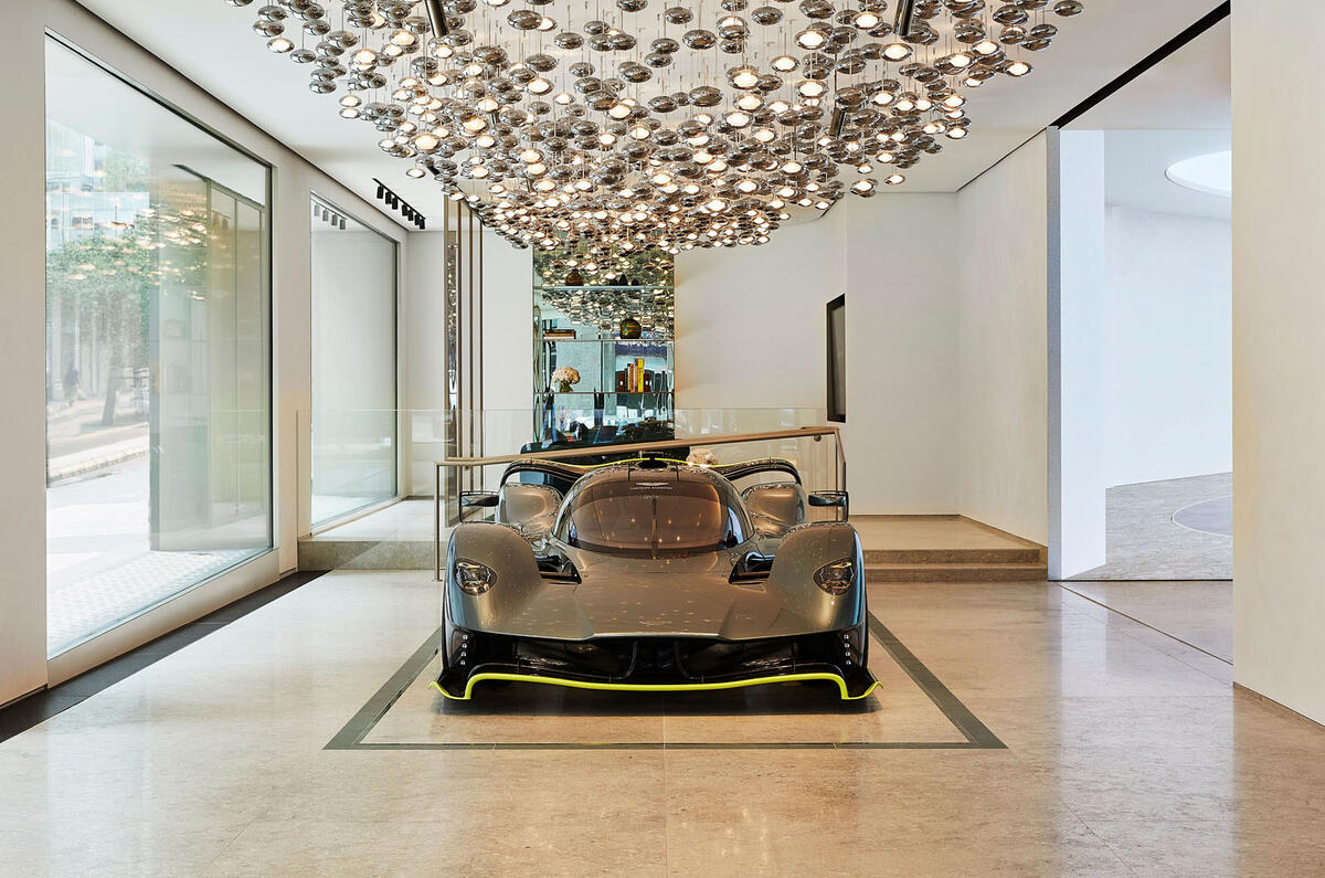 AstonMartin Q New York Valkyrie AMR Pro