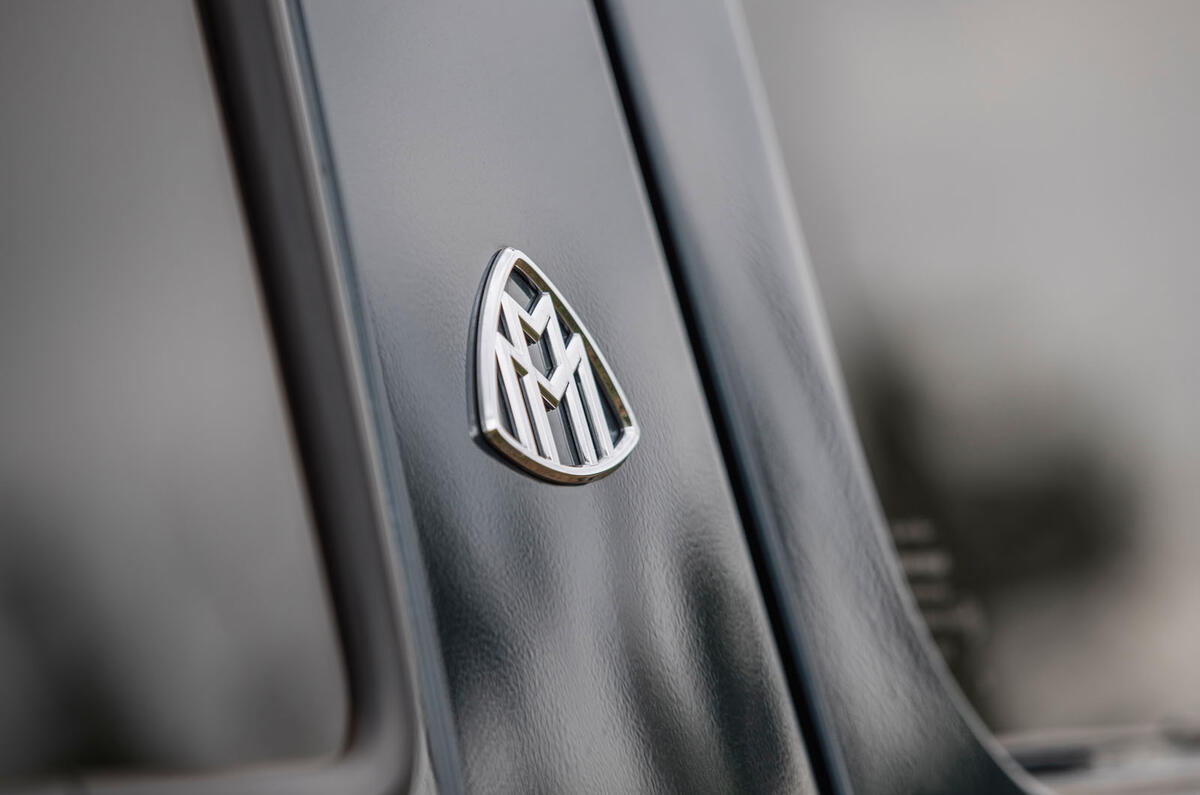 Mercedes-Maybach G650 Landaulet Mayback logo