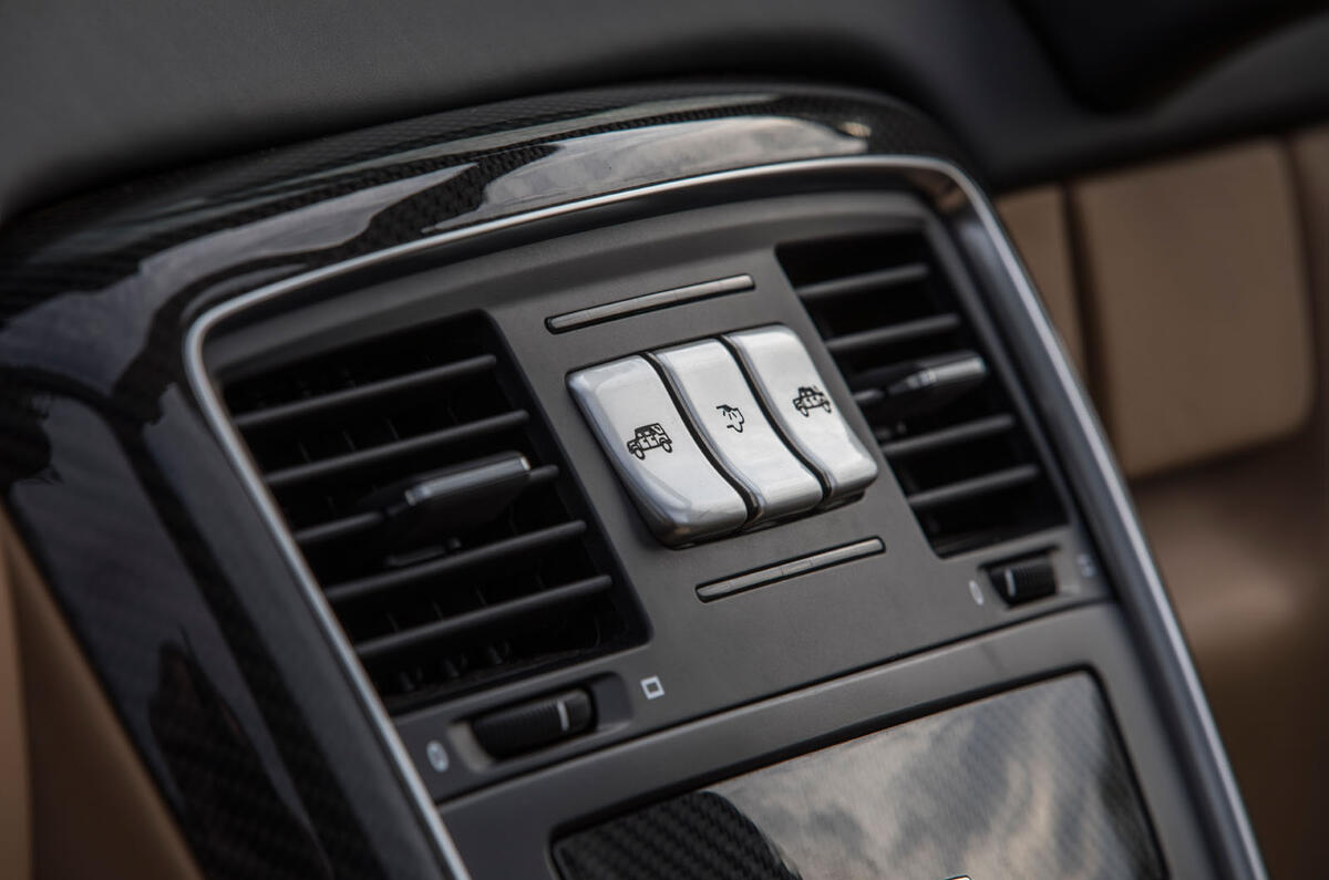 Mercedes-Maybach G650 Landaulet roof retraction controls