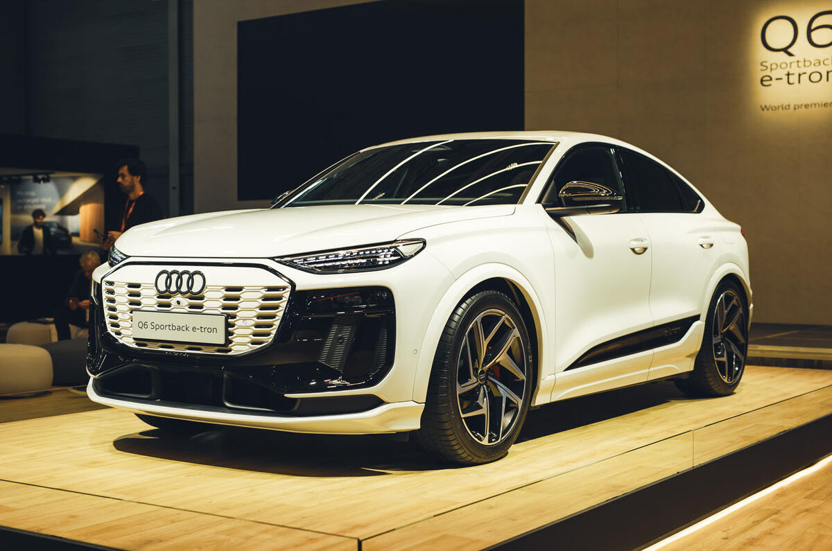 audi q6 sportback e tron paris 2024 front quarter