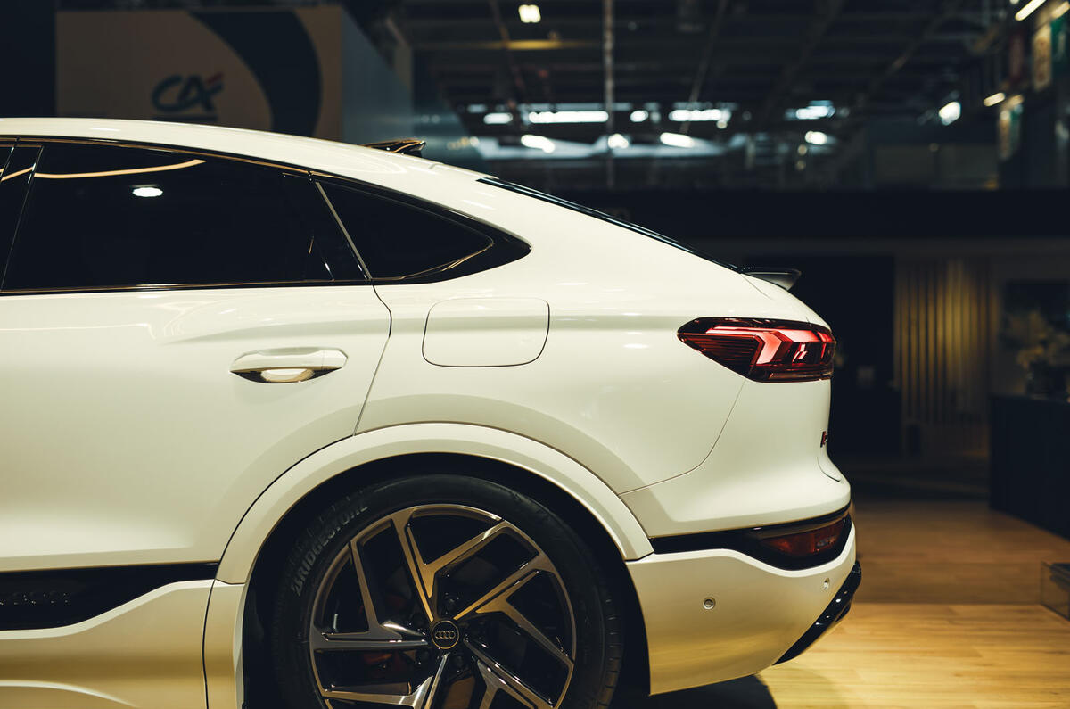 audi q6 sportback e tron paris 2024 roofline audi q6 sportback e tron paris 2024 roofline