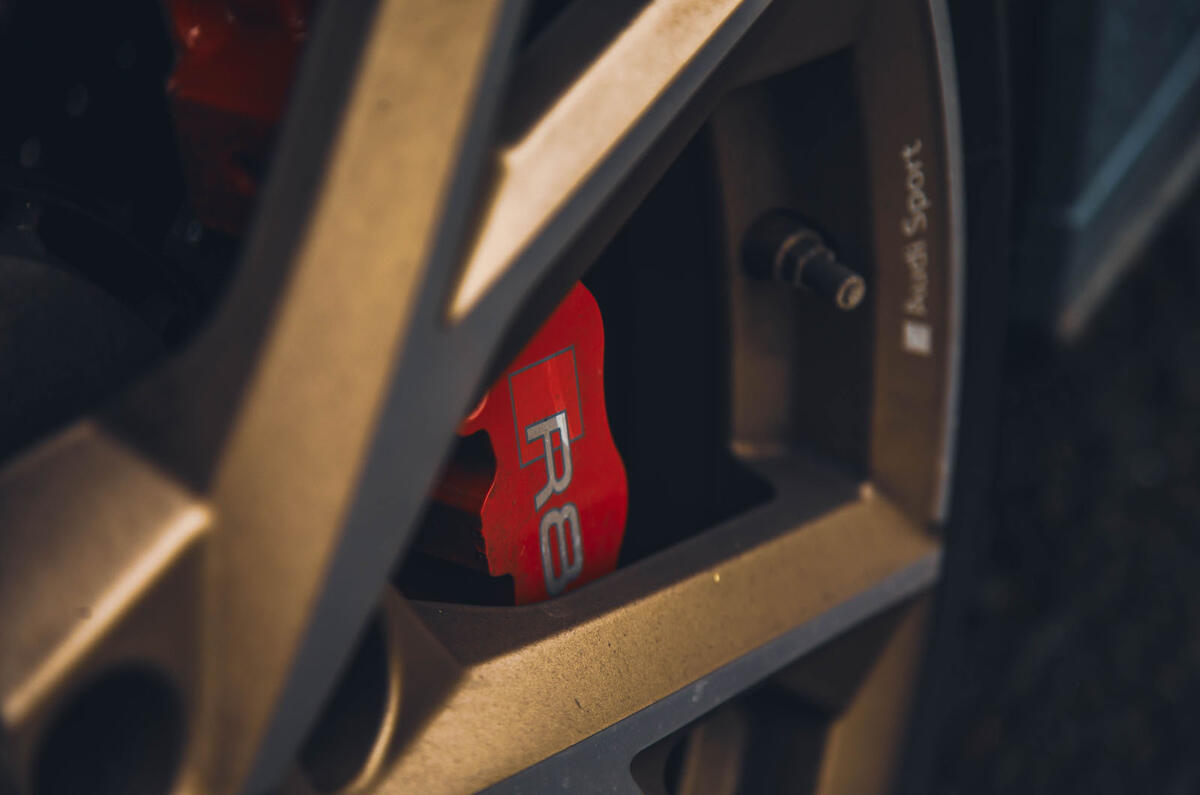 Audi R8 V10 Performance RWD Edition brake caliper close Audi R8 V10 Performance RWD Edition brake caliper close