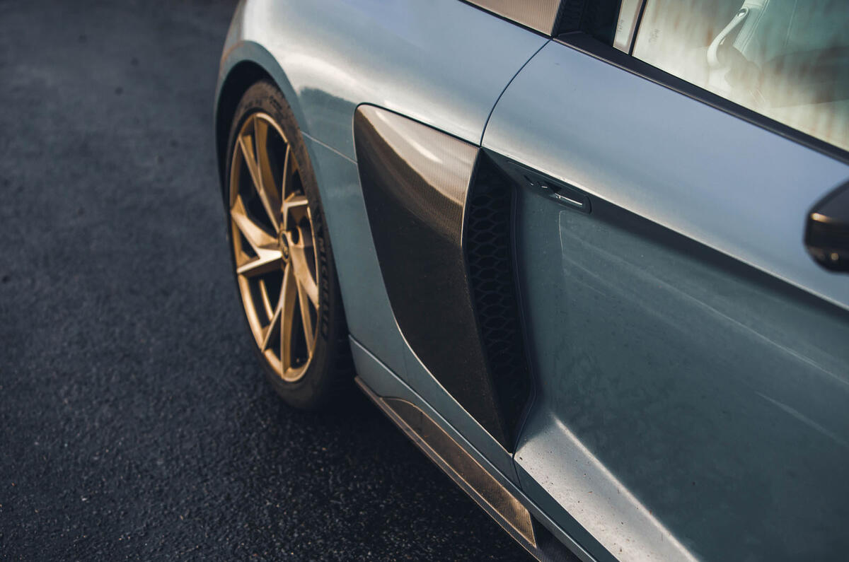 Audi R8 V10 Performance RWD Edition rear arch vent close Audi R8 V10 Performance RWD Edition rear arch vent close