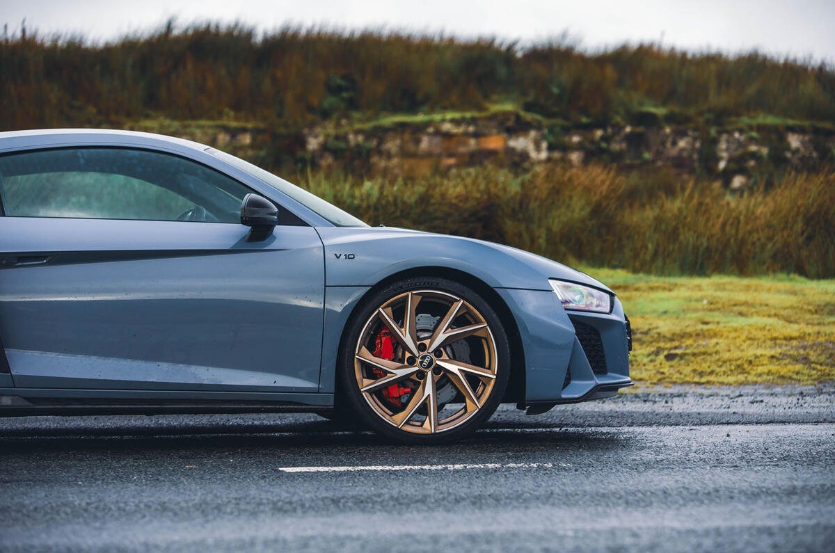 Audi R8 V10 Performance RWD Edition side front Audi R8 V10 Performance RWD Edition side front