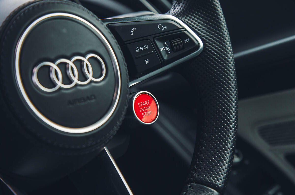 Audi R8 V10 Performance RWD Edition steering wheel close Audi R8 V10 Performance RWD Edition steering wheel close
