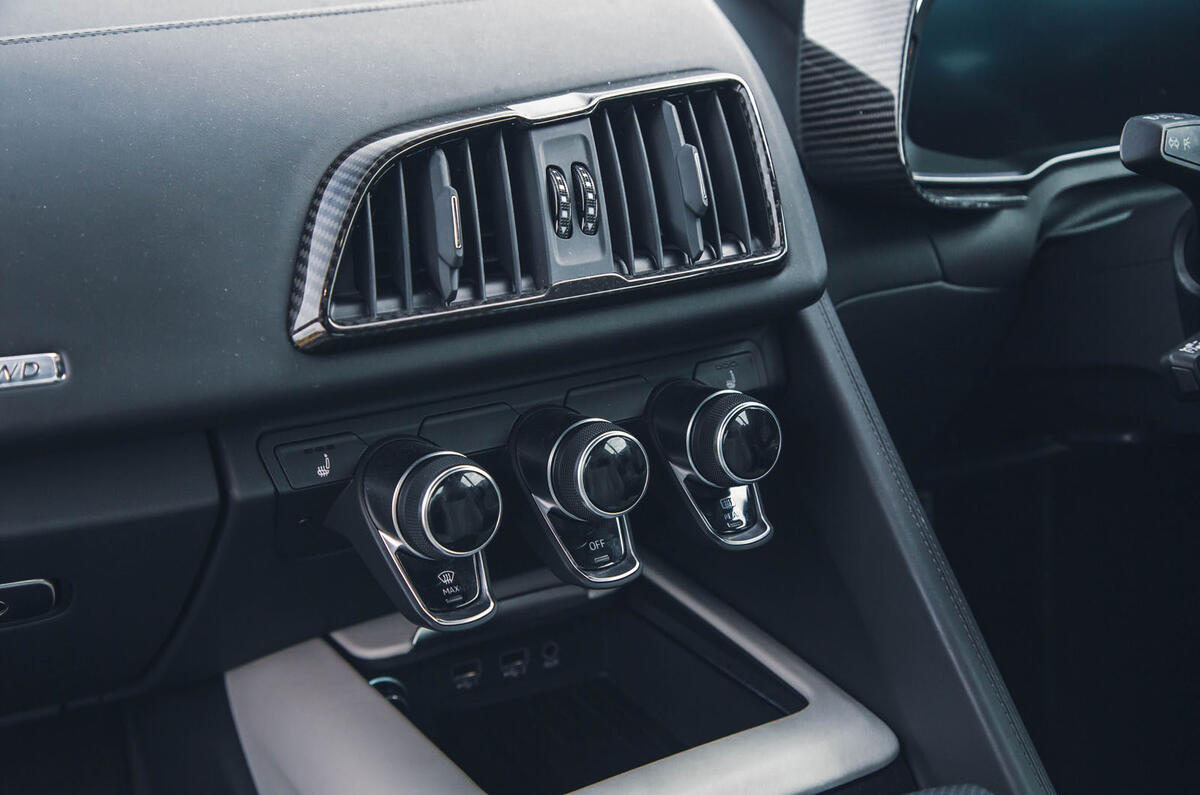 Audi R8 V10 Performance RWD Edition switchgear close Audi R8 V10 Performance RWD Edition switchgear close