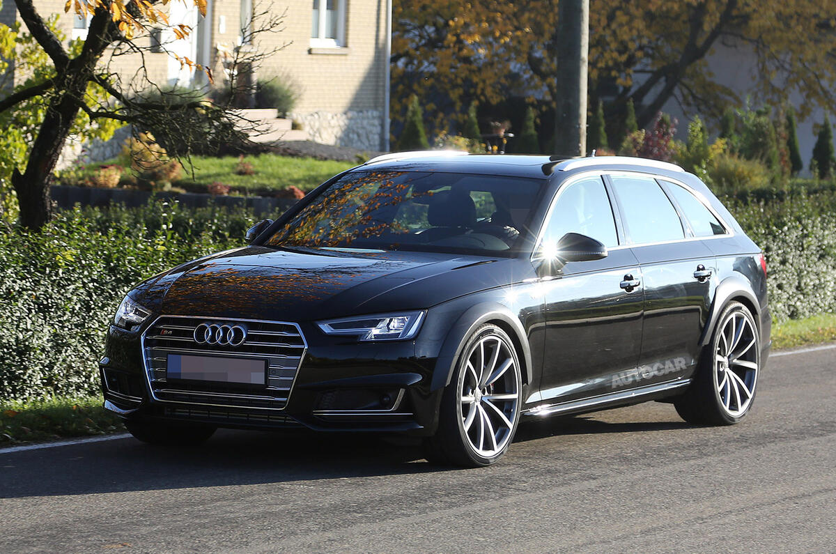 Audi RS4 spy shots
