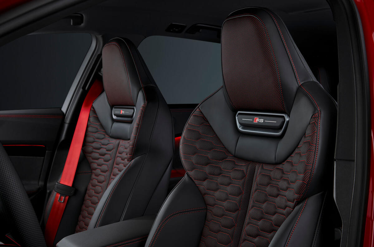 Audi RS5 Avant 2026 front seats